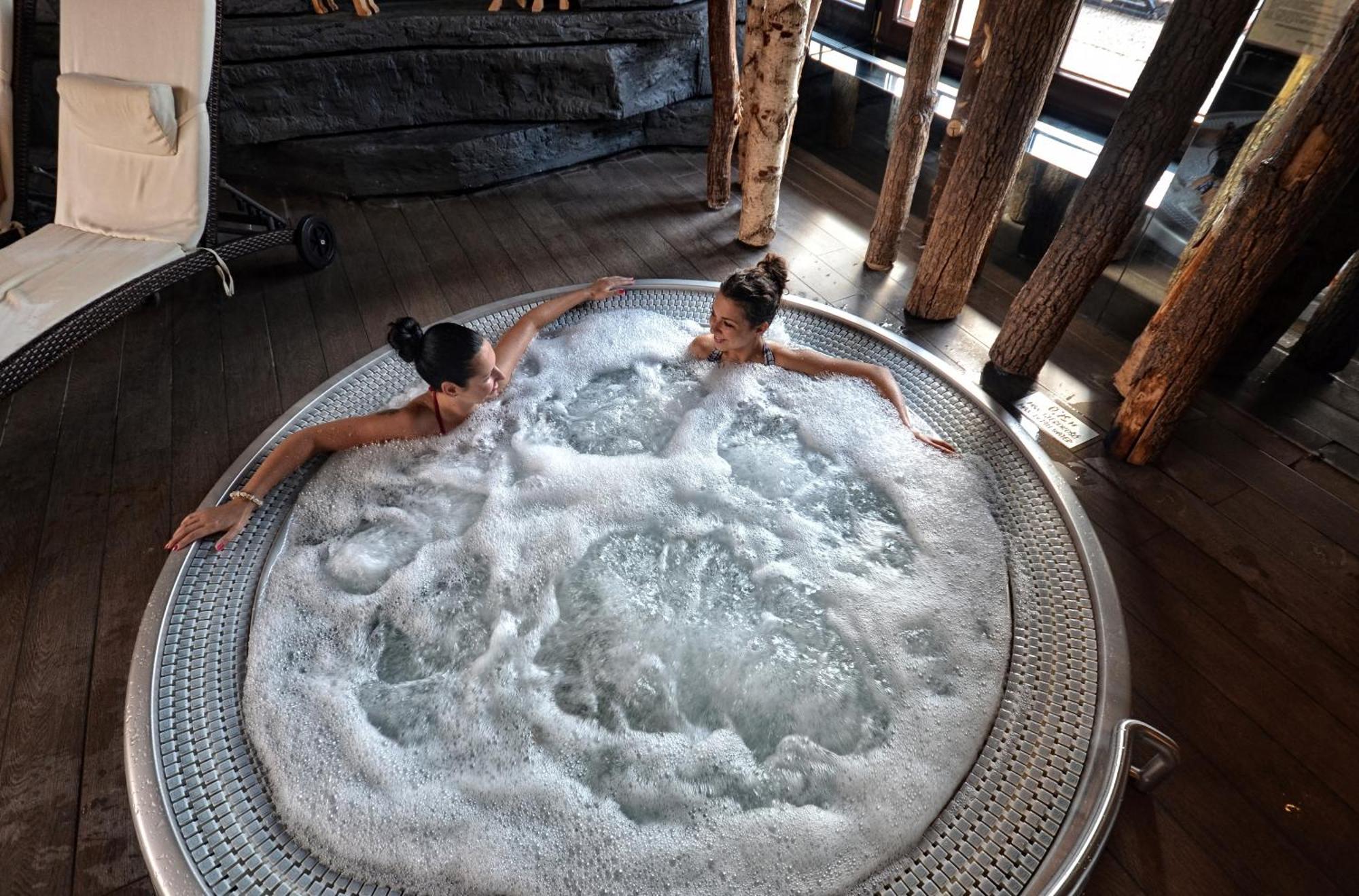 Hotel Zubrowka Spa & Wellness Białowieża エクステリア 写真