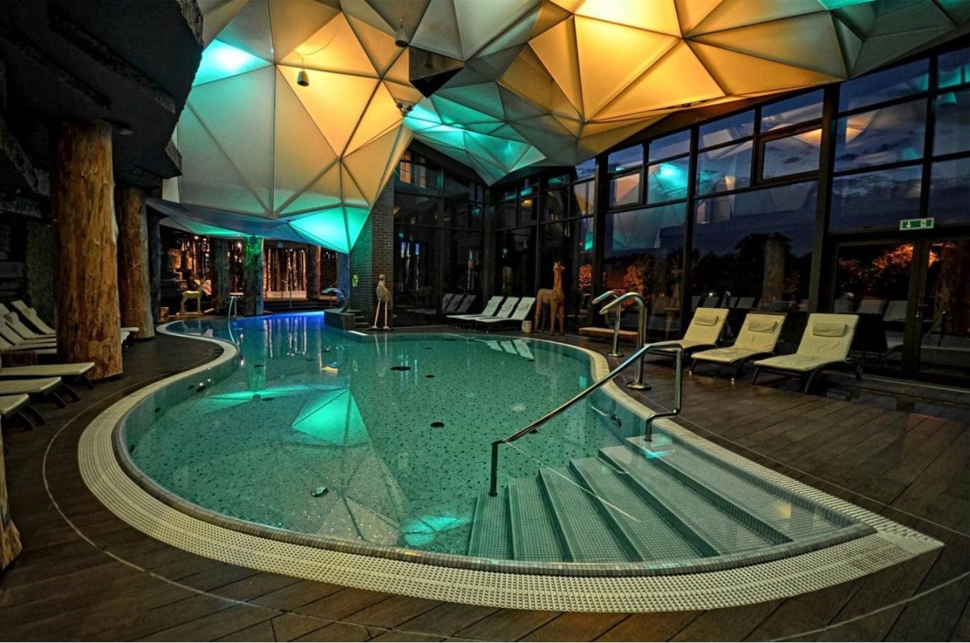 Hotel Zubrowka Spa & Wellness Białowieża エクステリア 写真
