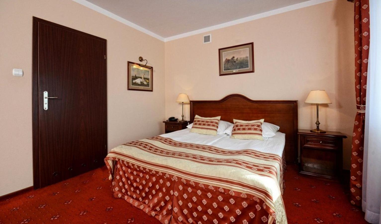 Hotel Zubrowka Spa & Wellness Białowieża エクステリア 写真
