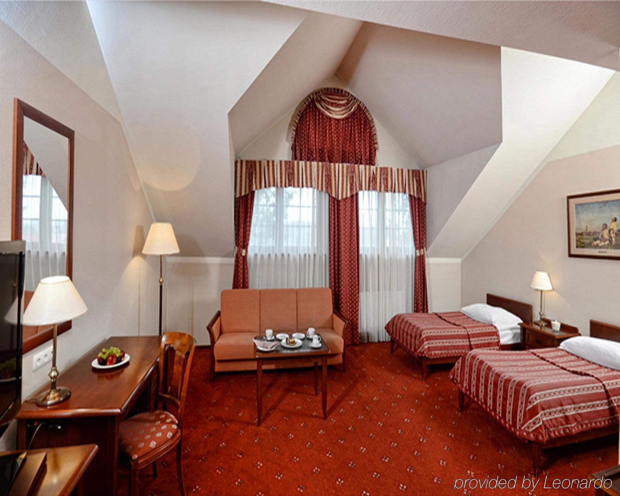 Hotel Zubrowka Spa & Wellness Białowieża エクステリア 写真