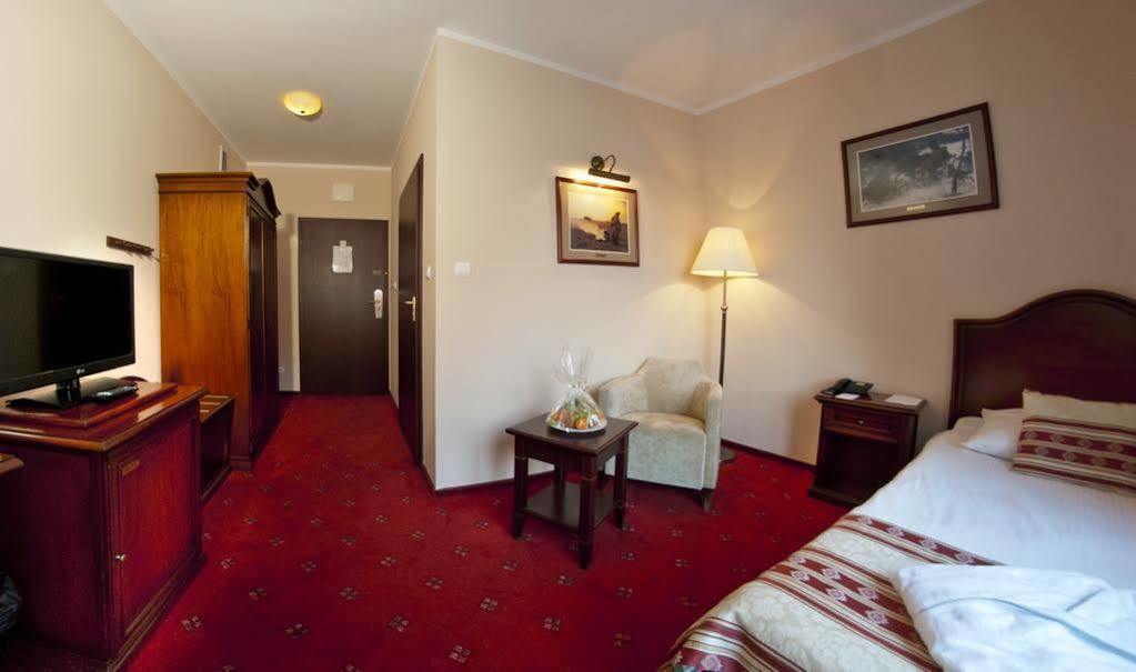 Hotel Zubrowka Spa & Wellness Białowieża エクステリア 写真